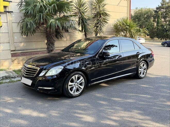 Mercedes E 220-2