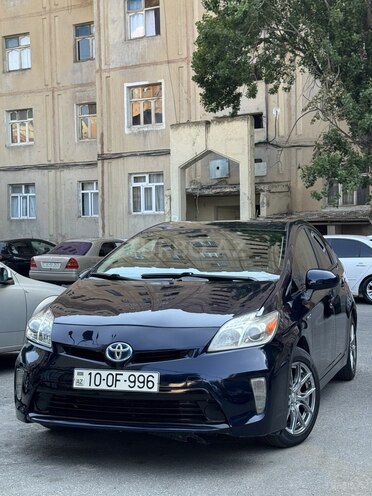 Toyota Prius-4