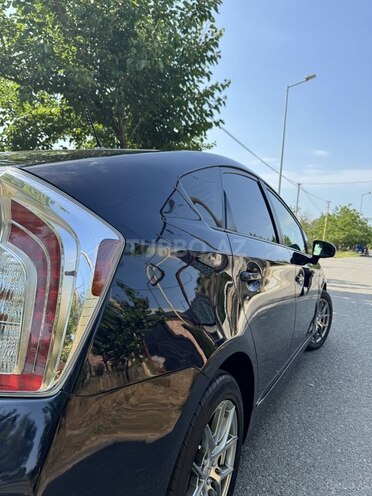 Toyota Prius-8
