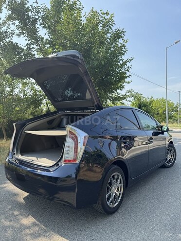 Toyota Prius-2