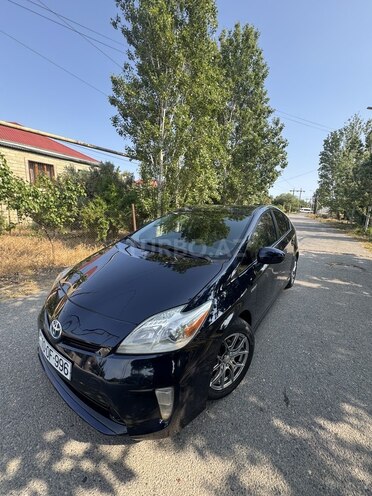 Toyota Prius-10