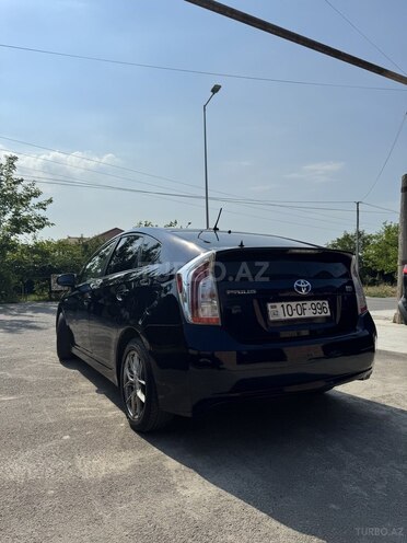Toyota Prius-16