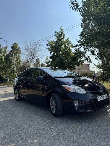 Toyota Prius-11