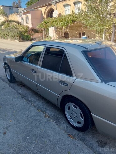 Mercedes 200 D-4