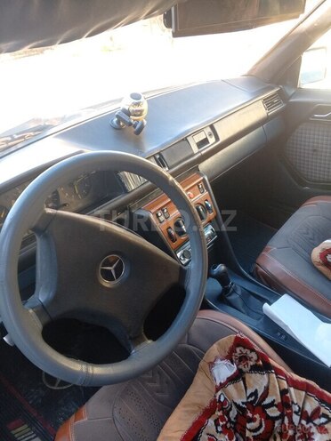 Mercedes 200 D-7