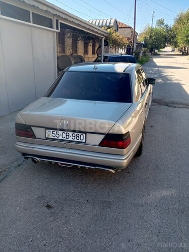 Mercedes 200 D-5
