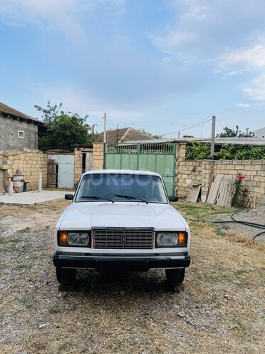 LADA (VAZ) 2107-1