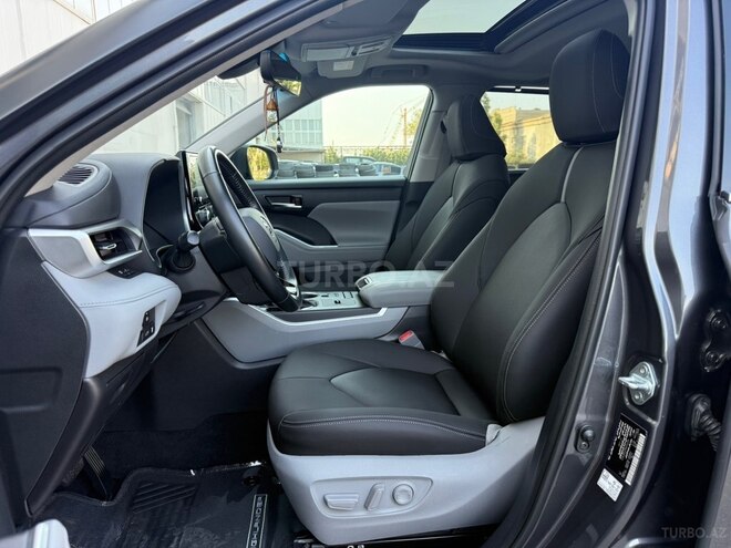 Toyota Highlander-13