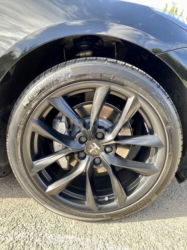 Tesla Model 3-9