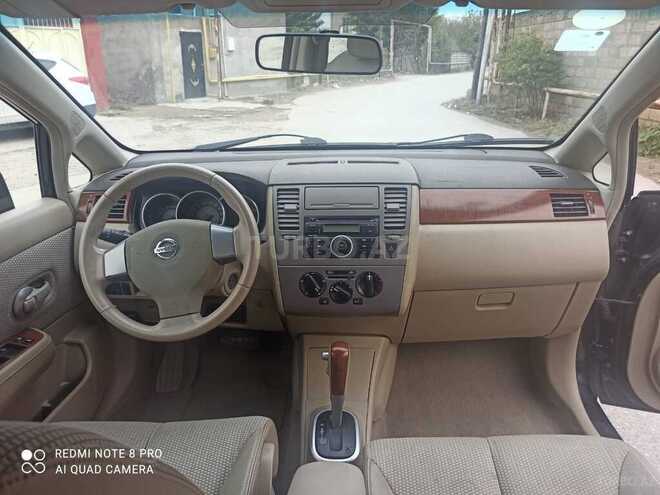 Nissan Tiida-5