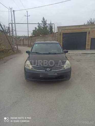 Nissan Tiida-1