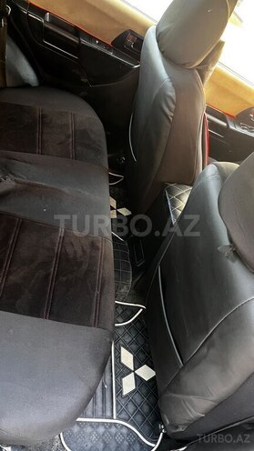 Mitsubishi Pajero io-6