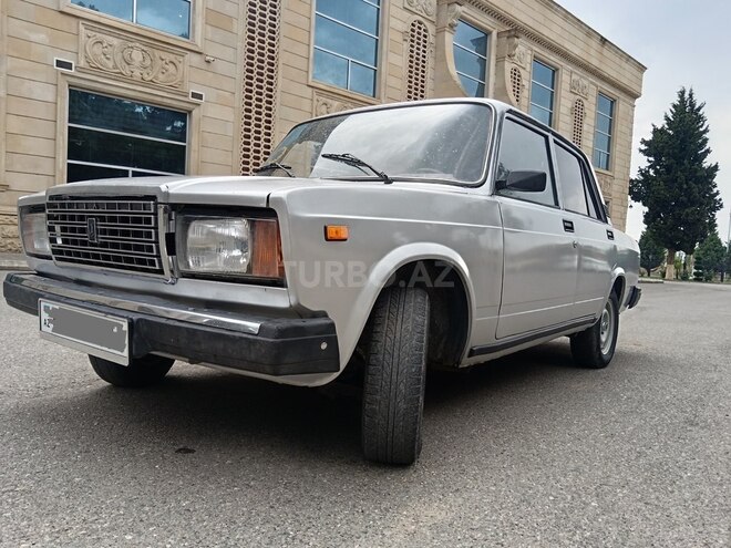 LADA (VAZ) 2107-1