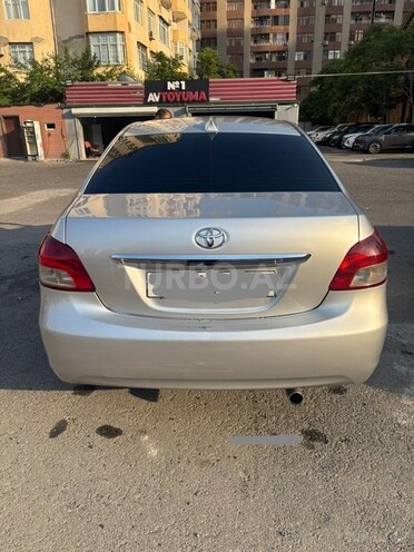 Toyota Yaris-2