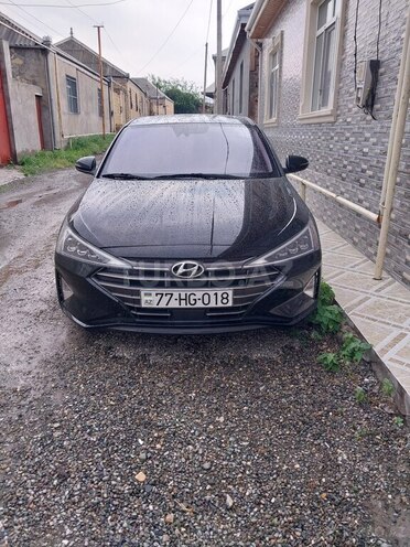 Hyundai Elantra-1