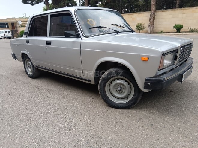 LADA (VAZ) 2107-2