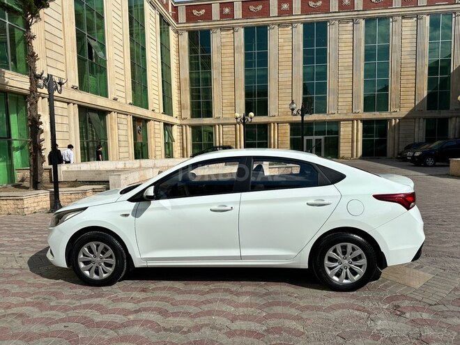 Hyundai Accent-3