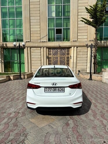Hyundai Accent-2