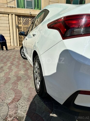 Hyundai Accent-8