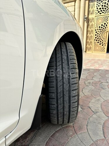Hyundai Accent-9