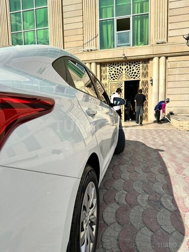 Hyundai Accent-7