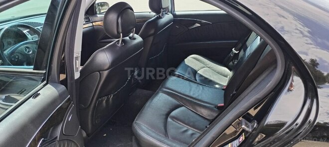 Mercedes E 320-9