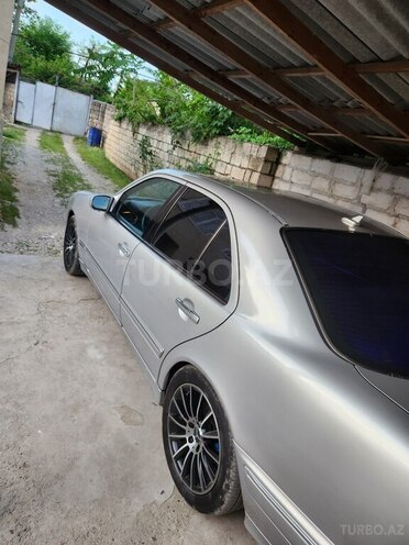 Mercedes E 240-3