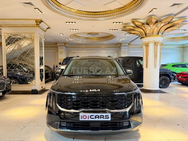 Kia Carnival-1