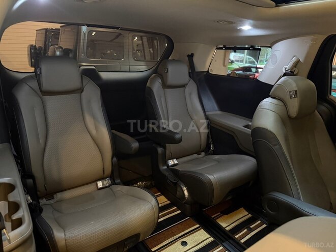 Kia Carnival-15