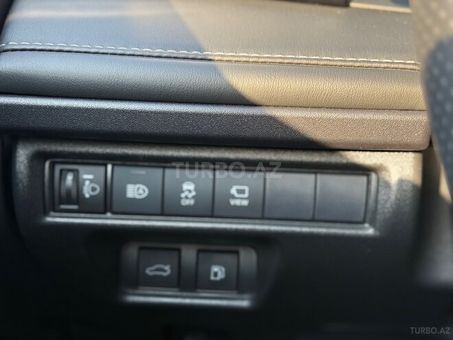 Toyota Camry-17
