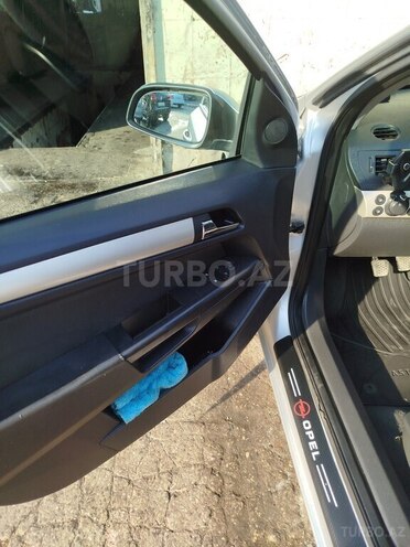 Opel Astra-12
