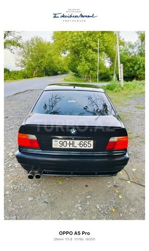 BMW 323-10