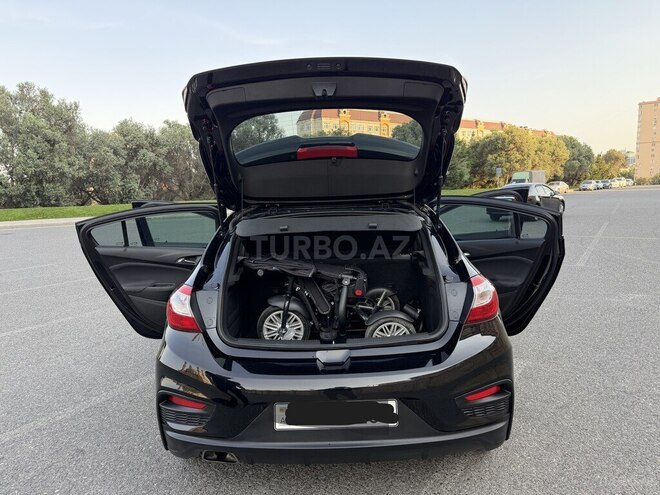 Chevrolet Cruze-13