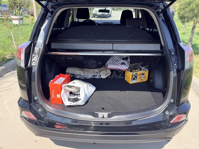 Toyota RAV4-8
