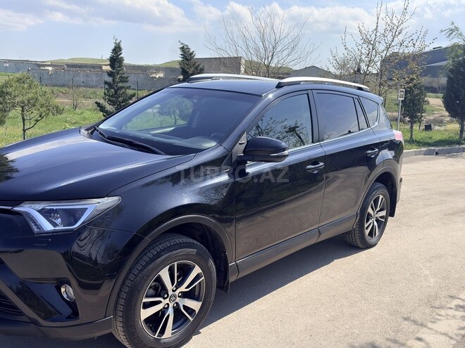 Toyota RAV4-9