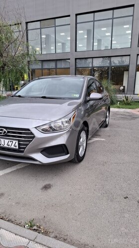 Hyundai Accent-2