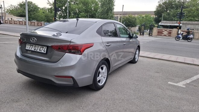 Hyundai Accent-5