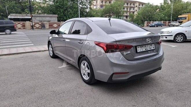 Hyundai Accent-8