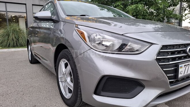 Hyundai Accent-13