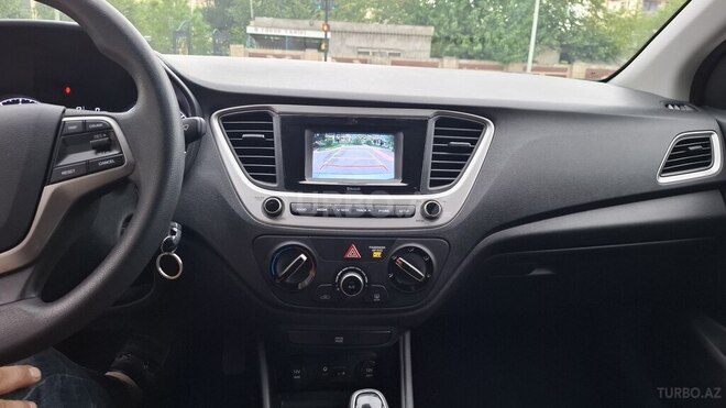 Hyundai Accent-19