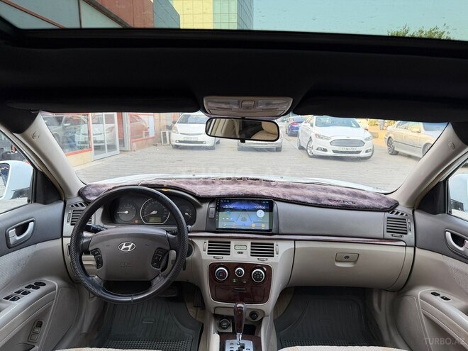 Hyundai Sonata-13