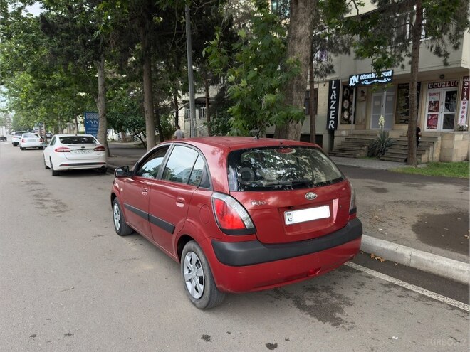 Kia Rio-5