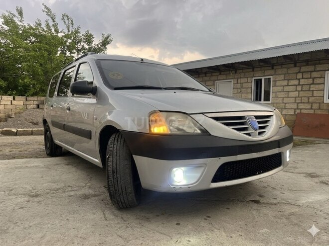 Dacia Logan-1