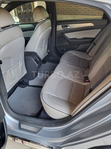 Hyundai Sonata-4