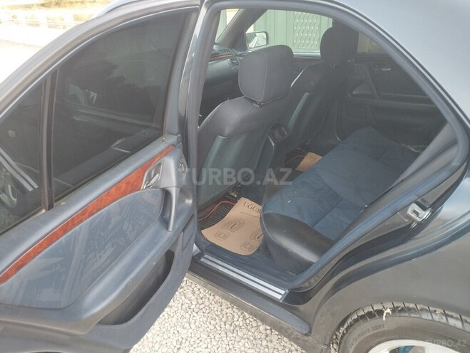 Mercedes E 220-5
