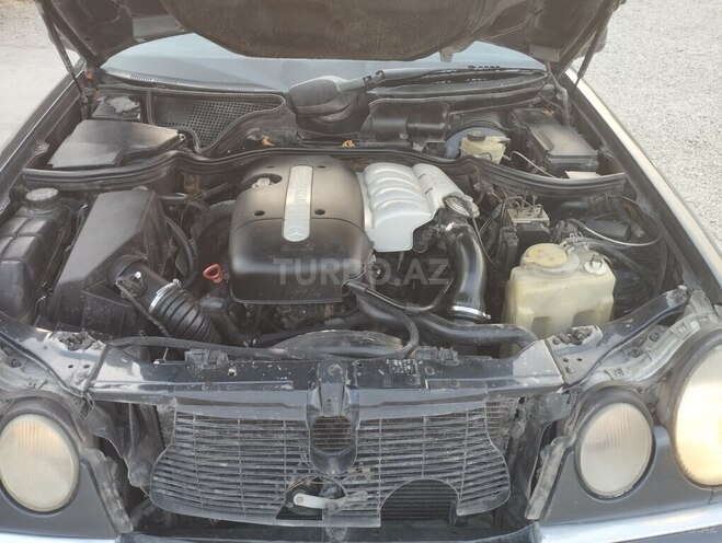 Mercedes E 220-2