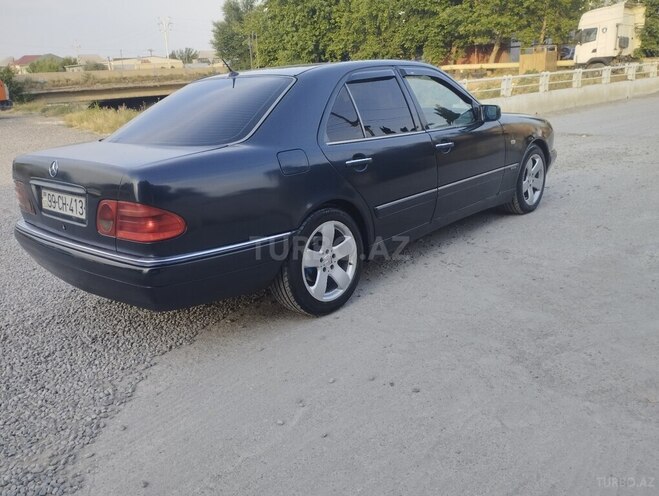 Mercedes E 220-9
