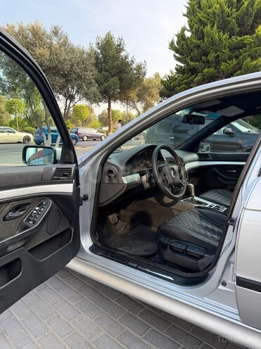 BMW 523-9