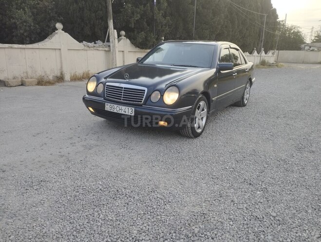 Mercedes E 220-13