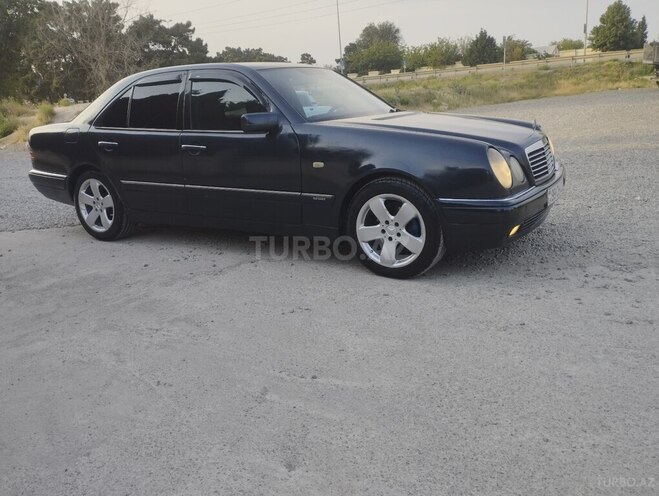 Mercedes E 220-12